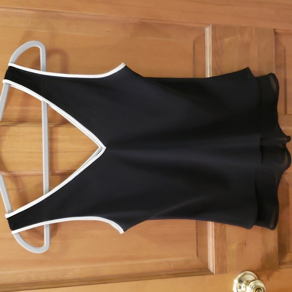 COTE FEMME TANKTO P SLEEVELESS BLOUSE Double sheer black layers w white trim. - Picture 3 of 7